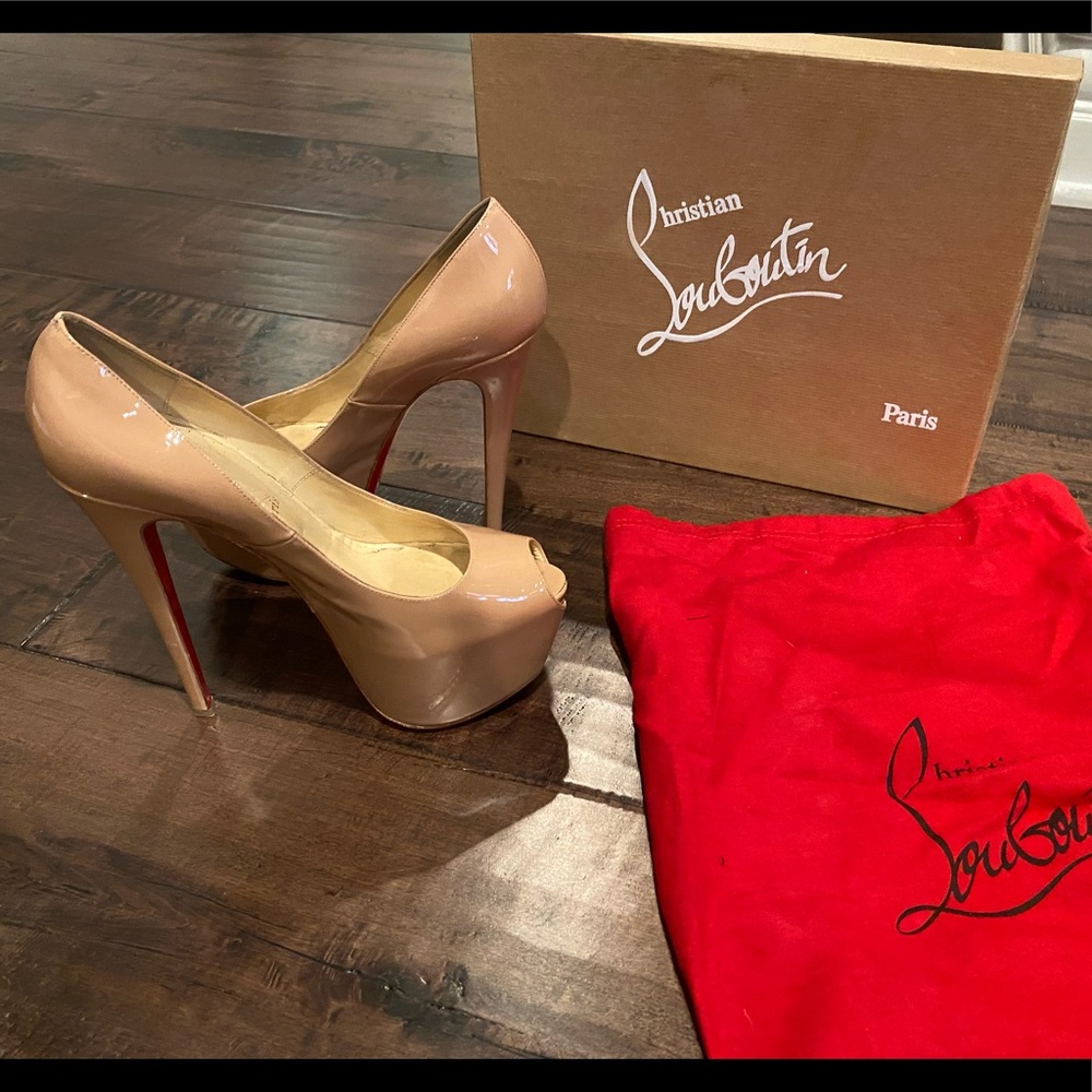 Christian Louboutin peep toe tan paten